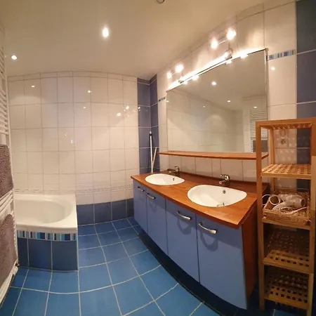 Lilas, Loft 2 à 8 Personnes, Avec Salle De Jeux Et Dans La Résidence