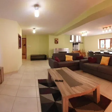 Lilas, Loft 2 à 8 Personnes, Avec Salle De Jeux Et Dans La Résidence * Ventron