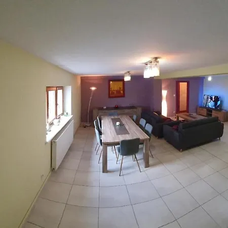 Lilas, Loft 2 A 8 Personnes, Avec Salle De Jeux Et Dans La *