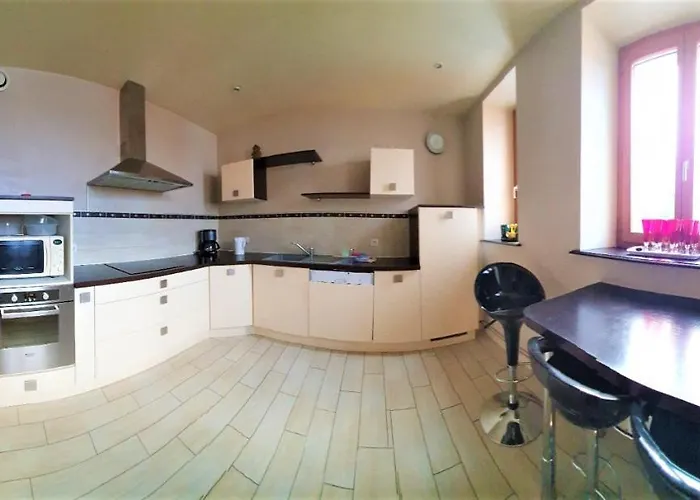 Lilas, Loft 2 A 8 Personnes, Avec Salle De Jeux Et Dans La Apartment Ventron