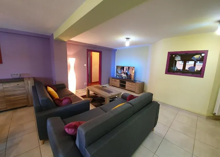 Lilas, Loft 2 A 8 Personnes, Avec Salle De Jeux Et Dans La Apartment *
